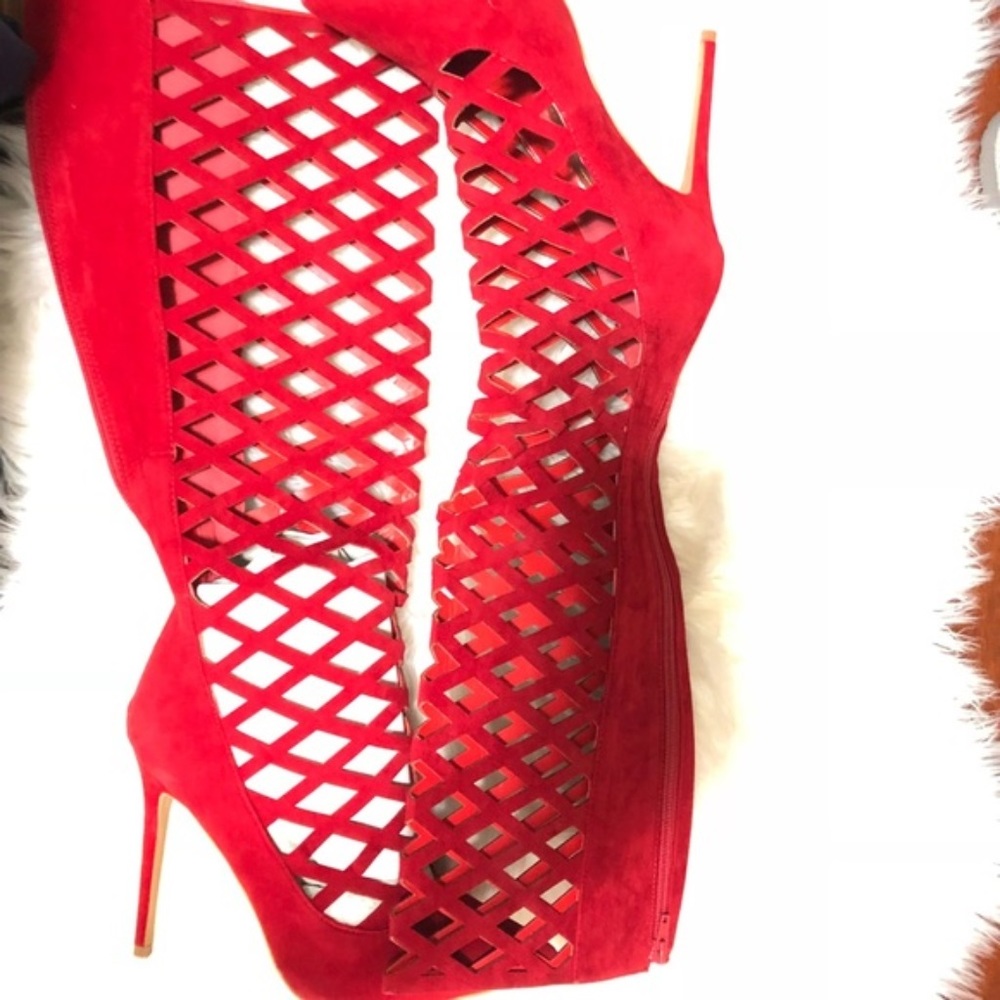 NWOB Red Caged Boots   Size 9